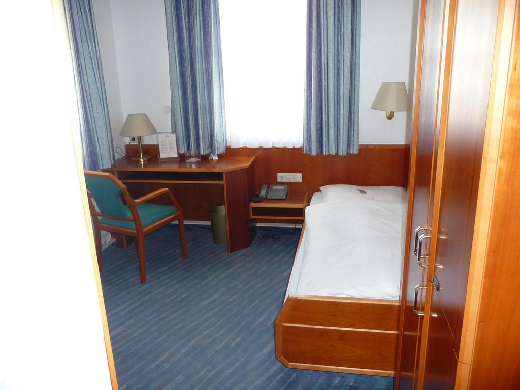 Hotel Sonne Leinfelden-Echterdingen Pokoj fotografie