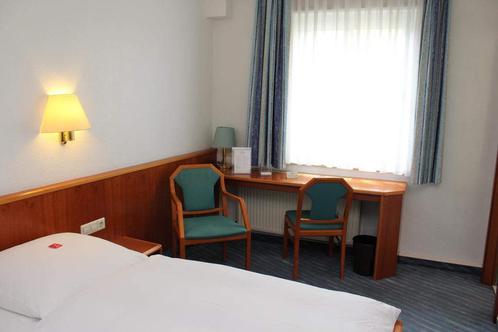 Hotel Sonne Leinfelden-Echterdingen Pokoj fotografie