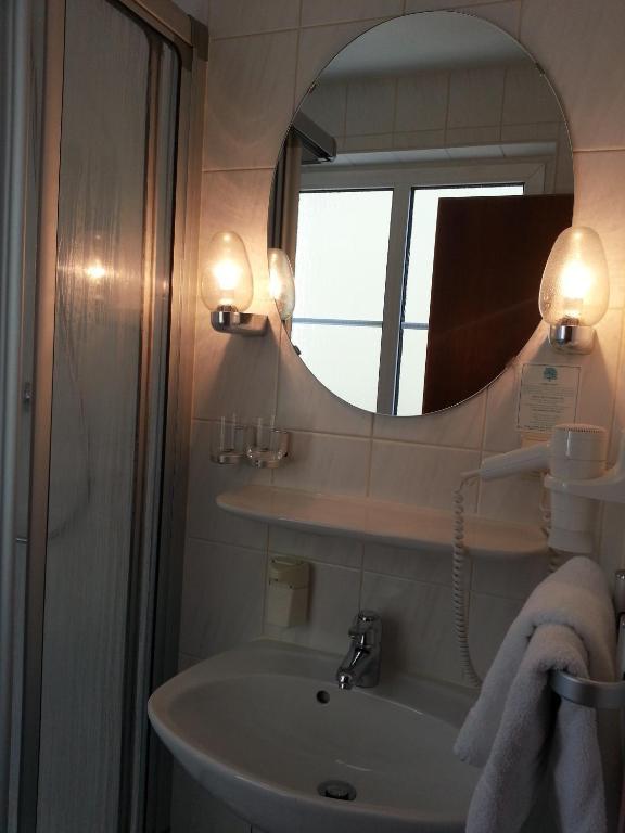 Hotel Sonne Leinfelden-Echterdingen Pokoj fotografie
